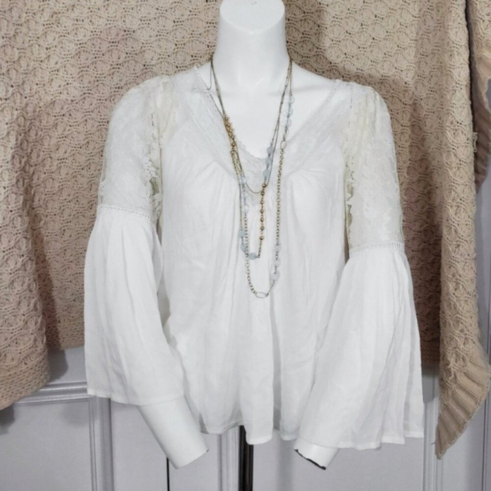 White/Off White Boho Lace Flare Sleeved Top